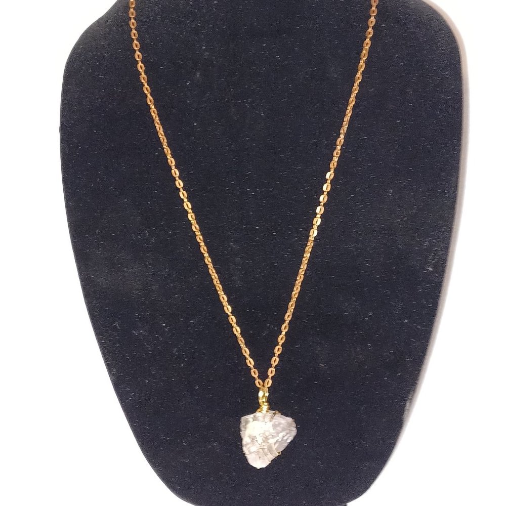 22" Copper Necklace With Calcite Pendant